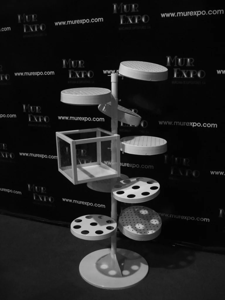 murexpo: Expositor metálico redondo con múltiples bandejas fabricado por Murciana de Expositores